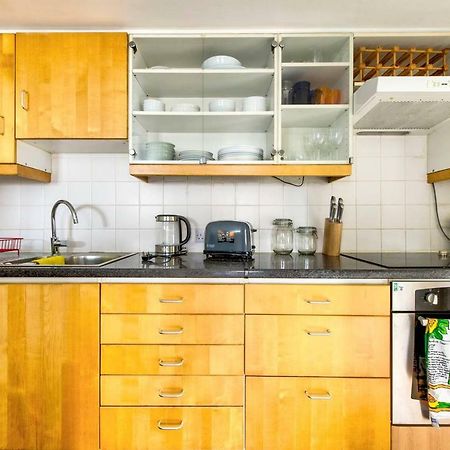 Ferienwohnung Altido Ultra Stylish Calton Road Apt W/ Parking Edinburgh Exterior foto