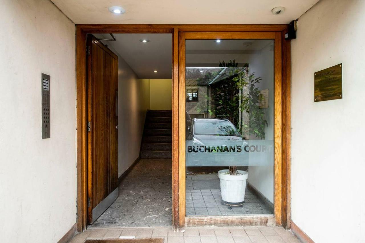 Ferienwohnung Altido Ultra Stylish Calton Road Apt W/ Parking Edinburgh Exterior foto