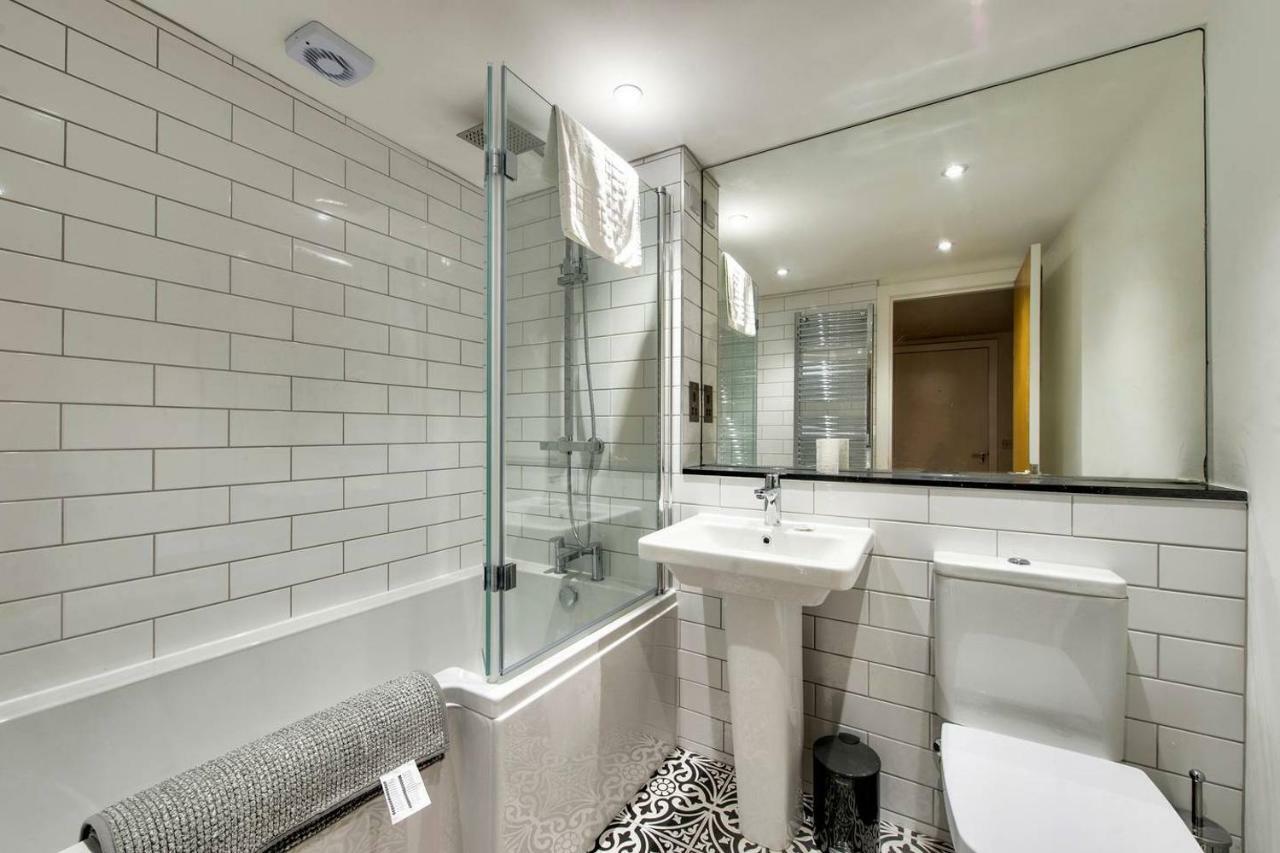 Ferienwohnung Altido Ultra Stylish Calton Road Apt W/ Parking Edinburgh Exterior foto
